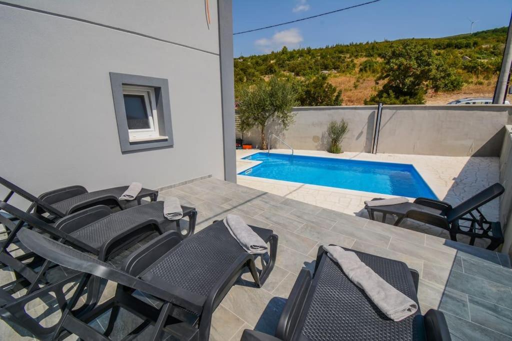 Villa With Amazing View And A Private Pool, Susnjar 1 Krusevo  Ngoại thất bức ảnh